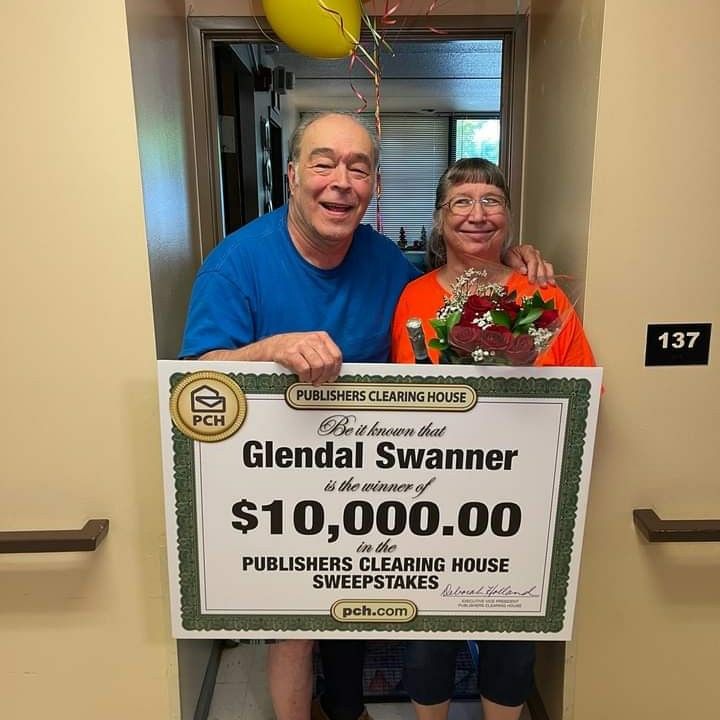 Glendal Swanner, Sweepstakes Award grant ceremony